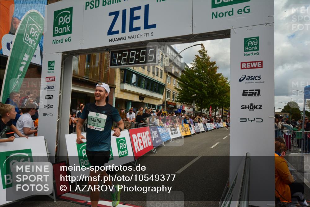 20.09.2026 - PSD Bank Halbmarathon LAZAROV Photography http://msf.ph/oto/10549377 20.09.2026 11:29:54 Ziel 2751, 3177, 3591, 4112 meine-sportfotos.de