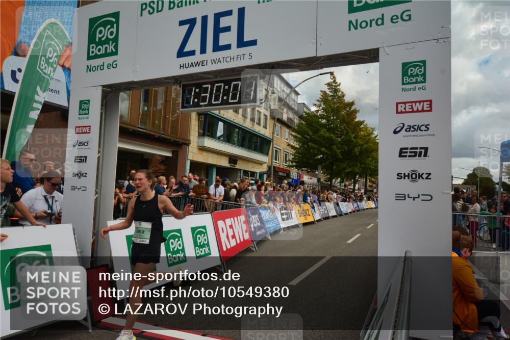 20.09.2026 - PSD Bank Halbmarathon LAZAROV Photography http://msf.ph/oto/10549380 20.09.2026 11:30:00 Ziel 2751, 3177, 3591, 4112, 4141 meine-sportfotos.de