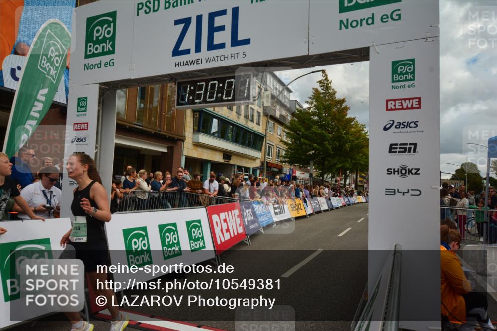 20.09.2026 - PSD Bank Halbmarathon LAZAROV Photography http://msf.ph/oto/10549381 20.09.2026 11:30:00 Ziel 2751, 3177, 3591, 4112, 4141 meine-sportfotos.de