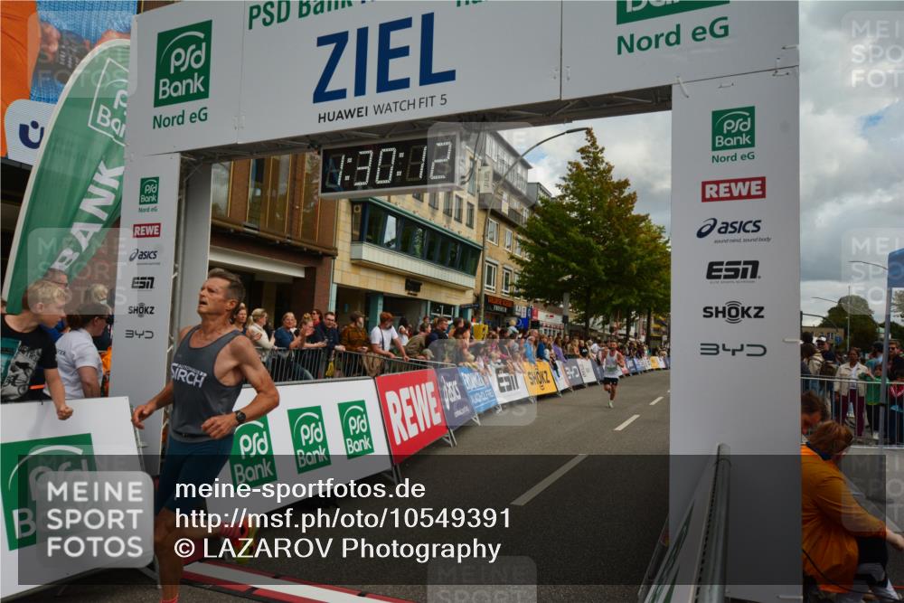 20.09.2026 - PSD Bank Halbmarathon LAZAROV Photography http://msf.ph/oto/10549391 20.09.2026 11:30:11 Ziel 2240, 2360, 3238, 3591, 4141 meine-sportfotos.de