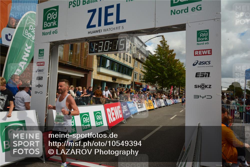 20.09.2026 - PSD Bank Halbmarathon LAZAROV Photography http://msf.ph/oto/10549394 20.09.2026 11:30:15 Ziel 2240, 2360, 2369, 3238, 4141 meine-sportfotos.de