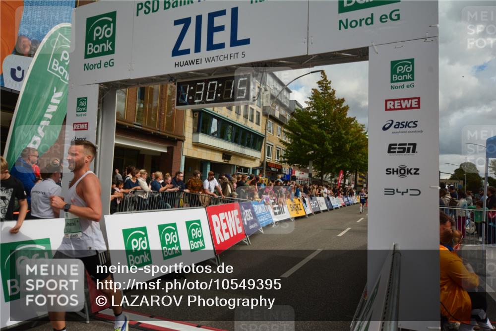 20.09.2026 - PSD Bank Halbmarathon LAZAROV Photography http://msf.ph/oto/10549395 20.09.2026 11:30:15 Ziel 2240, 2360, 2369, 3238, 4141 meine-sportfotos.de