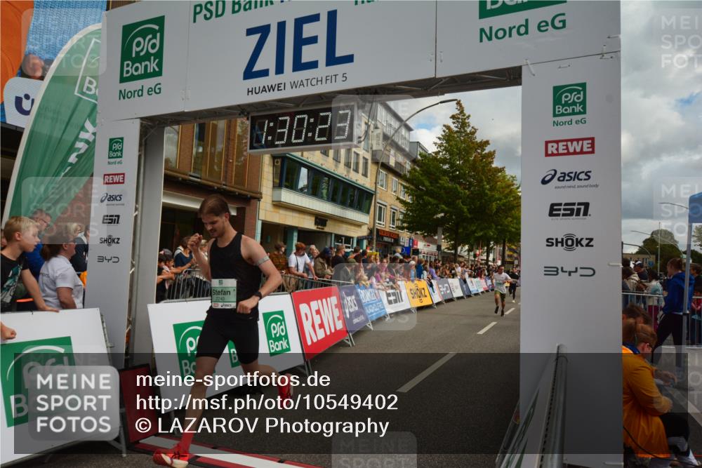 20.09.2026 - PSD Bank Halbmarathon LAZAROV Photography http://msf.ph/oto/10549402 20.09.2026 11:30:23 Ziel 1246, 2240, 2360, 2369, 3119 meine-sportfotos.de