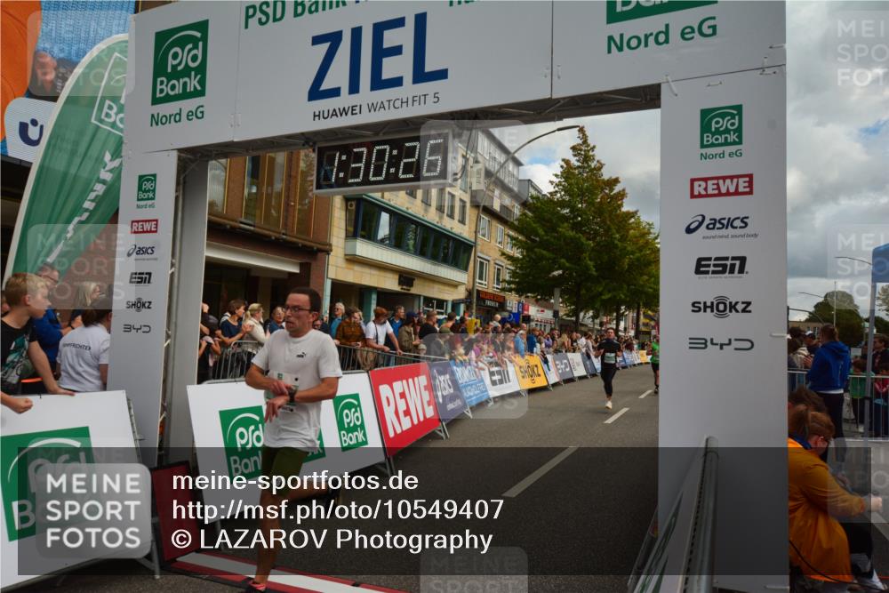 20.09.2026 - PSD Bank Halbmarathon LAZAROV Photography http://msf.ph/oto/10549407 20.09.2026 11:30:25 Ziel 1246, 2240, 2360, 2369, 3119 meine-sportfotos.de