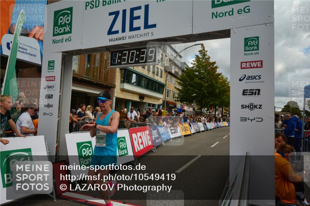 20.09.2026 - PSD Bank Halbmarathon LAZAROV Photography http://msf.ph/oto/10549419 20.09.2026 11:30:38 Ziel 1055, 2771, 4712 meine-sportfotos.de