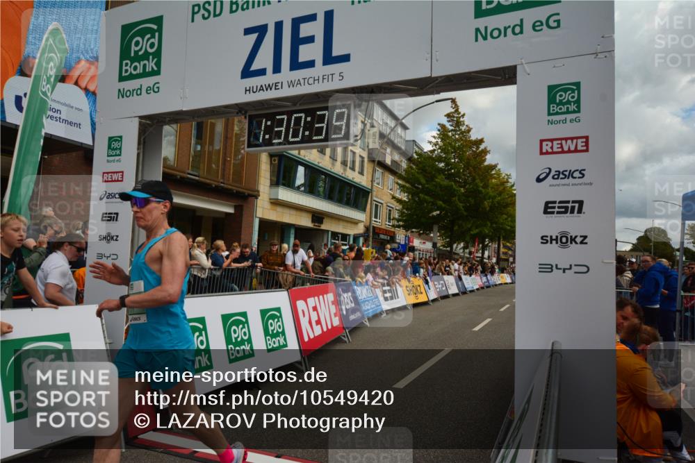 20.09.2026 - PSD Bank Halbmarathon LAZAROV Photography http://msf.ph/oto/10549420 20.09.2026 11:30:38 Ziel 1055, 2771, 4712 meine-sportfotos.de