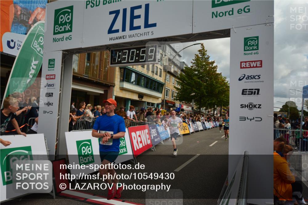 20.09.2026 - PSD Bank Halbmarathon LAZAROV Photography http://msf.ph/oto/10549430 20.09.2026 11:30:59 Ziel 1135, 1639, 1724, 3009, 3448, 4113, 4232, 4504, 4505 meine-sportfotos.de