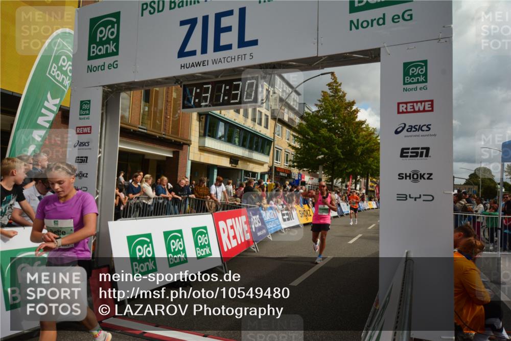 20.09.2026 - PSD Bank Halbmarathon LAZAROV Photography http://msf.ph/oto/10549480 20.09.2026 11:31:29 Ziel 2378, 3198, 3393, 3899, 4177, 4527, 4567, 4664 meine-sportfotos.de