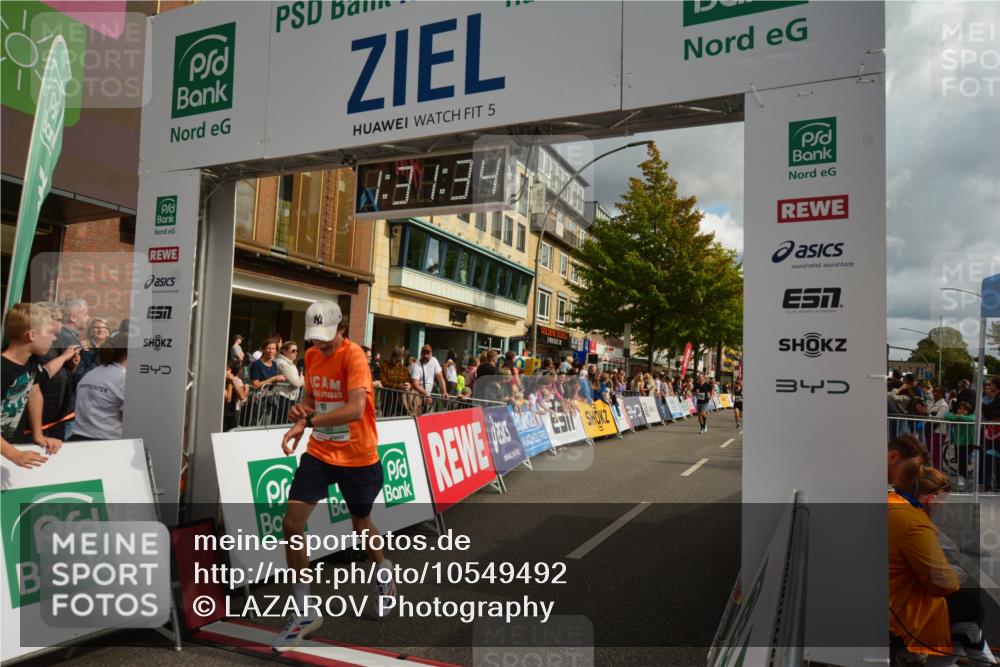 20.09.2026 - PSD Bank Halbmarathon LAZAROV Photography http://msf.ph/oto/10549492 20.09.2026 11:31:33 Ziel 2378, 3198, 3317, 3393, 3899, 4177, 4567, 4664 meine-sportfotos.de