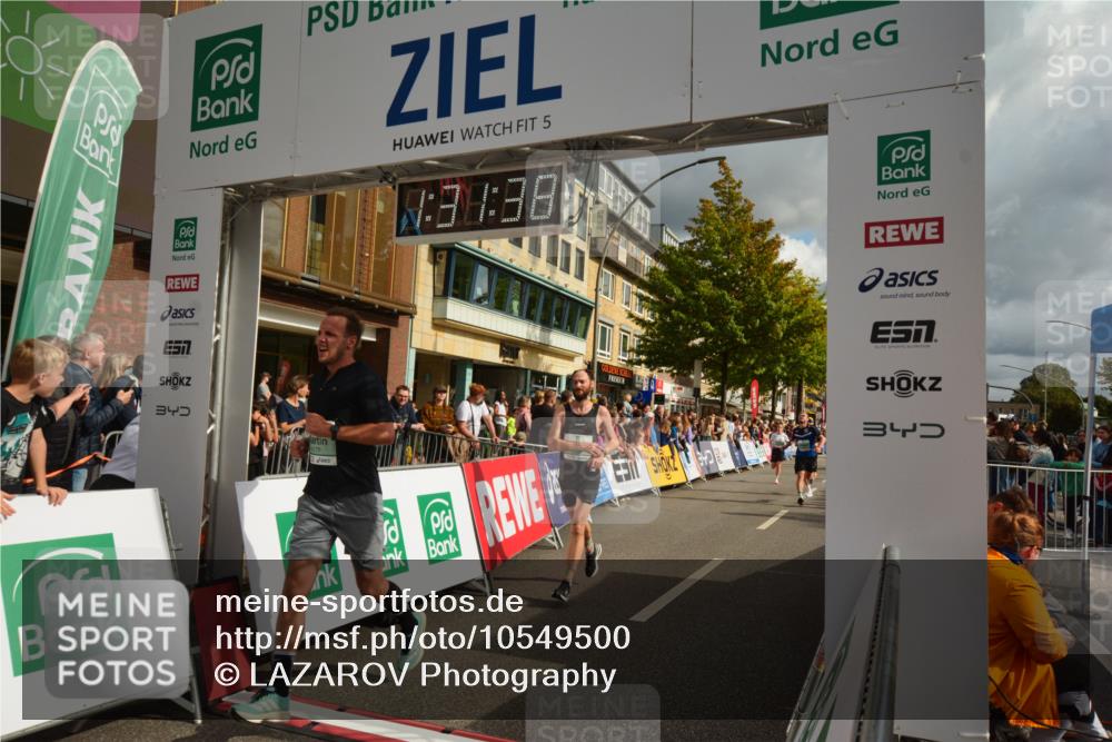 20.09.2026 - PSD Bank Halbmarathon LAZAROV Photography http://msf.ph/oto/10549500 20.09.2026 11:31:38 Ziel 2378, 3230, 3317, 3393, 3721, 3899, 4177, 4567, 4573 meine-sportfotos.de