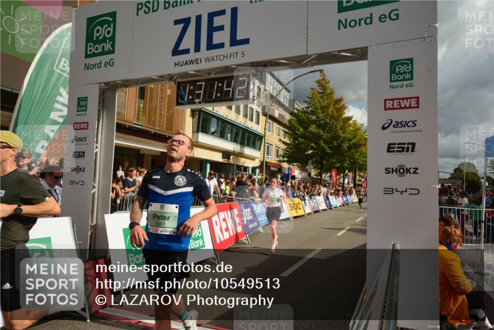 20.09.2026 - PSD Bank Halbmarathon LAZAROV Photography http://msf.ph/oto/10549513 20.09.2026 11:31:41 Ziel 2378, 3230, 3317, 3393, 3721, 4177, 4567, 4573 meine-sportfotos.de