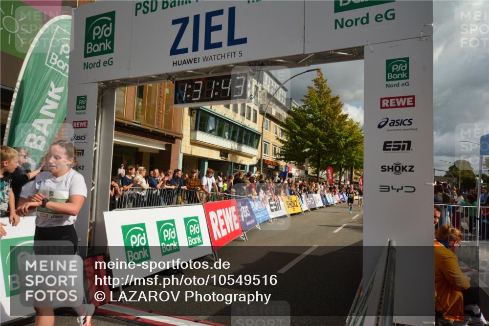 20.09.2026 - PSD Bank Halbmarathon LAZAROV Photography http://msf.ph/oto/10549516 20.09.2026 11:31:42 Ziel 2378, 3230, 3317, 3393, 3721, 4177, 4567, 4573 meine-sportfotos.de