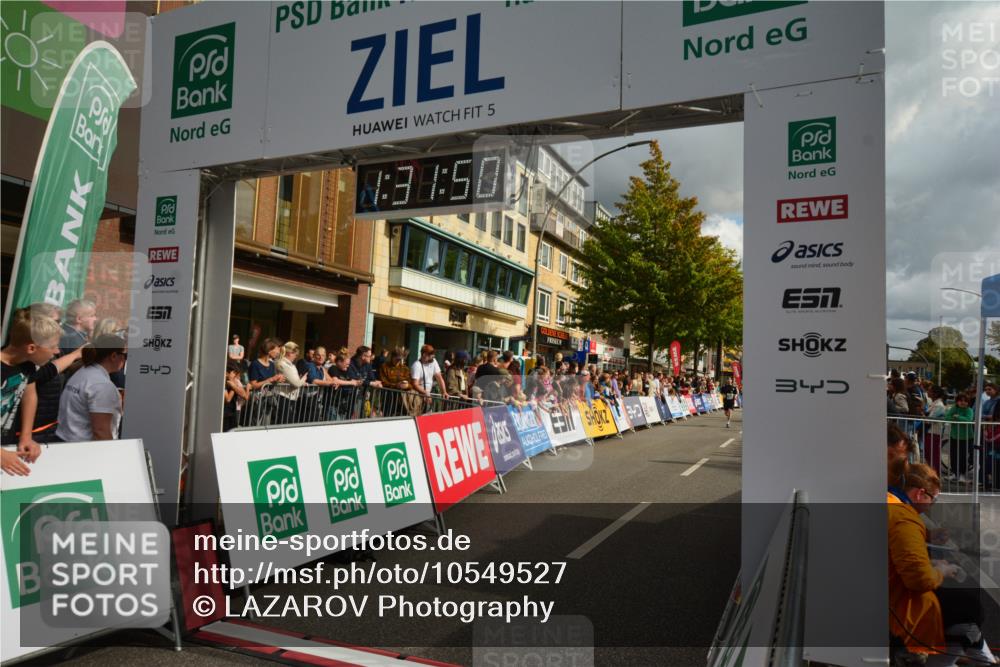 20.09.2026 - PSD Bank Halbmarathon LAZAROV Photography http://msf.ph/oto/10549527 20.09.2026 11:31:50 Ziel 3230, 3340, 3721, 4573 meine-sportfotos.de