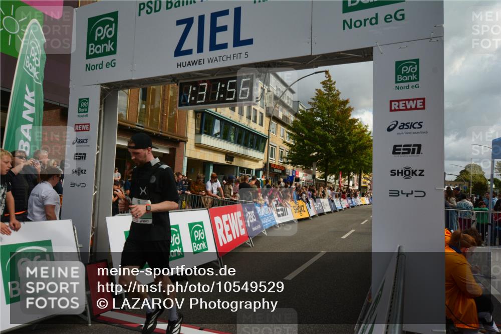 20.09.2026 - PSD Bank Halbmarathon LAZAROV Photography http://msf.ph/oto/10549529 20.09.2026 11:31:56 Ziel 3340, 3876 meine-sportfotos.de
