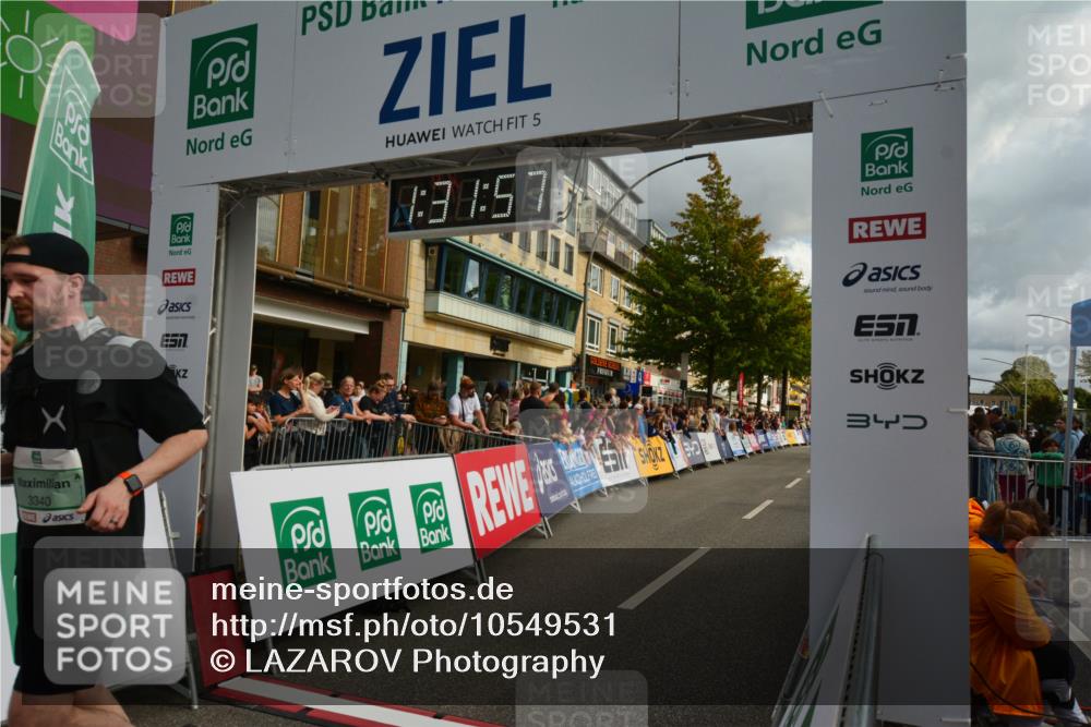 20.09.2026 - PSD Bank Halbmarathon LAZAROV Photography http://msf.ph/oto/10549531 20.09.2026 11:31:56 Ziel 3340, 3876 meine-sportfotos.de