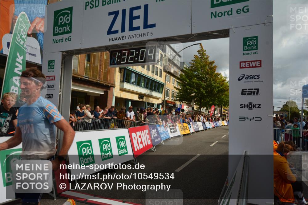 20.09.2026 - PSD Bank Halbmarathon LAZAROV Photography http://msf.ph/oto/10549534 20.09.2026 11:32:03 Ziel 3876 meine-sportfotos.de