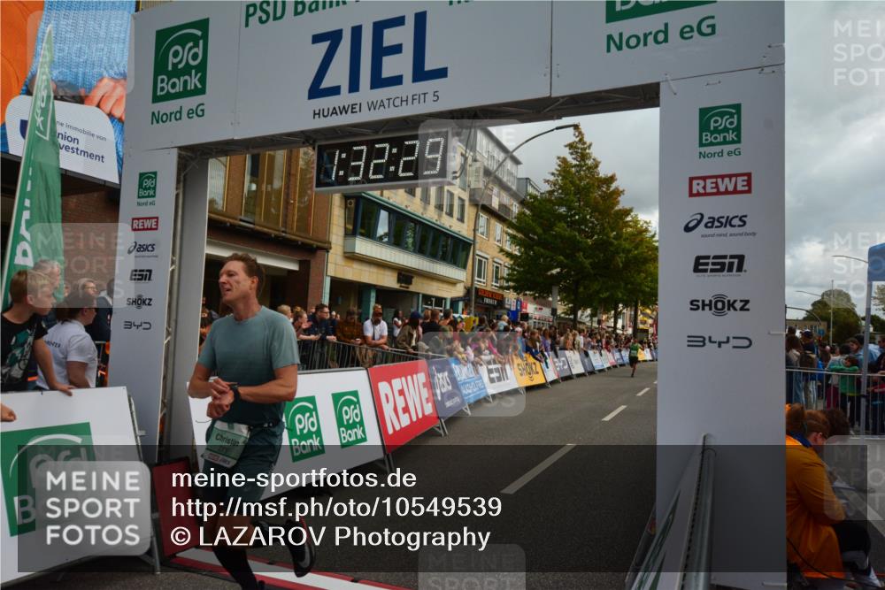 20.09.2026 - PSD Bank Halbmarathon LAZAROV Photography http://msf.ph/oto/10549539 20.09.2026 11:32:28 Ziel 2712, 4441, 4657 meine-sportfotos.de