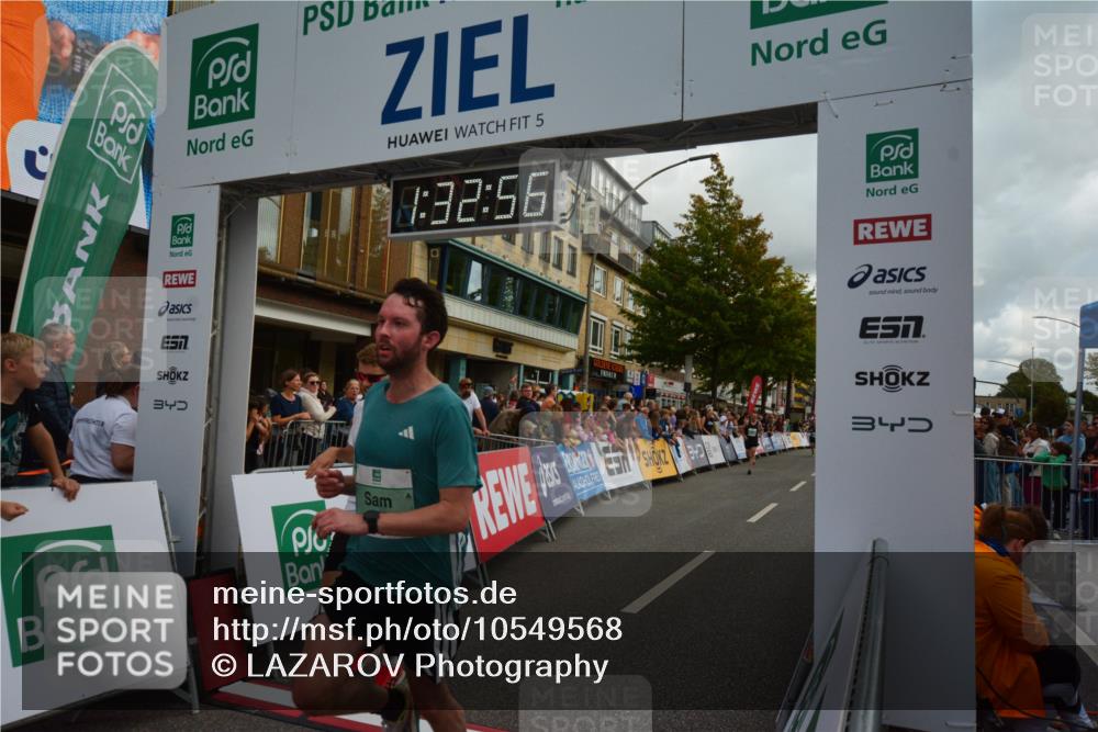 20.09.2026 - PSD Bank Halbmarathon LAZAROV Photography http://msf.ph/oto/10549568 20.09.2026 11:32:55 Ziel 1310, 1721, 1922, 2498, 3423, 3508 meine-sportfotos.de