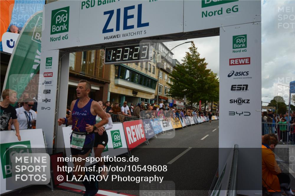 20.09.2026 - PSD Bank Halbmarathon LAZAROV Photography http://msf.ph/oto/10549608 20.09.2026 11:33:22 Ziel 1690, 1737, 2115, 2789, 3048, 4134, 4352, 4614 meine-sportfotos.de