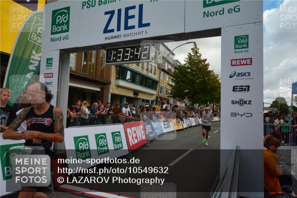 20.09.2026 - PSD Bank Halbmarathon LAZAROV Photography http://msf.ph/oto/10549632 20.09.2026 11:33:41 Ziel 2201, 2482, 2529, 4395, 4751 meine-sportfotos.de