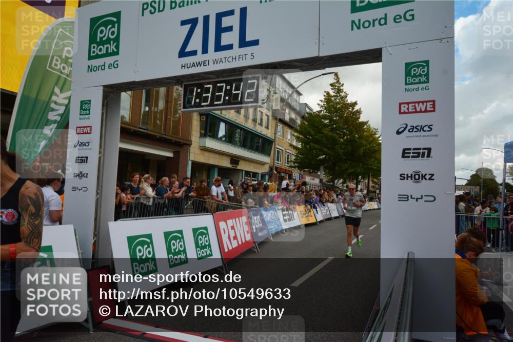 20.09.2026 - PSD Bank Halbmarathon LAZAROV Photography http://msf.ph/oto/10549633 20.09.2026 11:33:41 Ziel 2201, 2482, 2529, 4395, 4751 meine-sportfotos.de