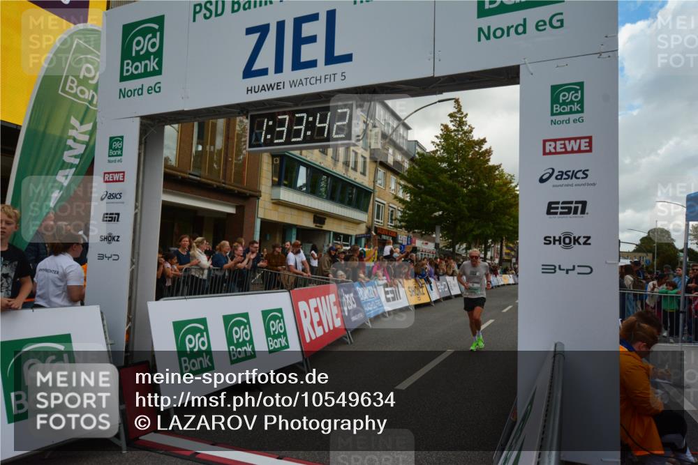 20.09.2026 - PSD Bank Halbmarathon LAZAROV Photography http://msf.ph/oto/10549634 20.09.2026 11:33:42 Ziel 2201, 2482, 2529, 4395 meine-sportfotos.de