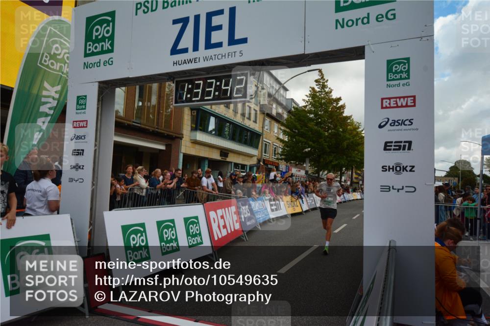 20.09.2026 - PSD Bank Halbmarathon LAZAROV Photography http://msf.ph/oto/10549635 20.09.2026 11:33:42 Ziel 2201, 2482, 2529, 4395 meine-sportfotos.de