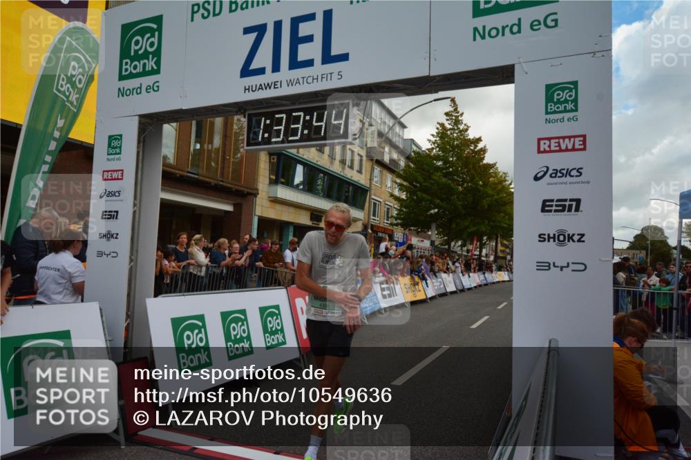20.09.2026 - PSD Bank Halbmarathon LAZAROV Photography http://msf.ph/oto/10549636 20.09.2026 11:33:43 Ziel 2201, 2482, 2529, 4395 meine-sportfotos.de