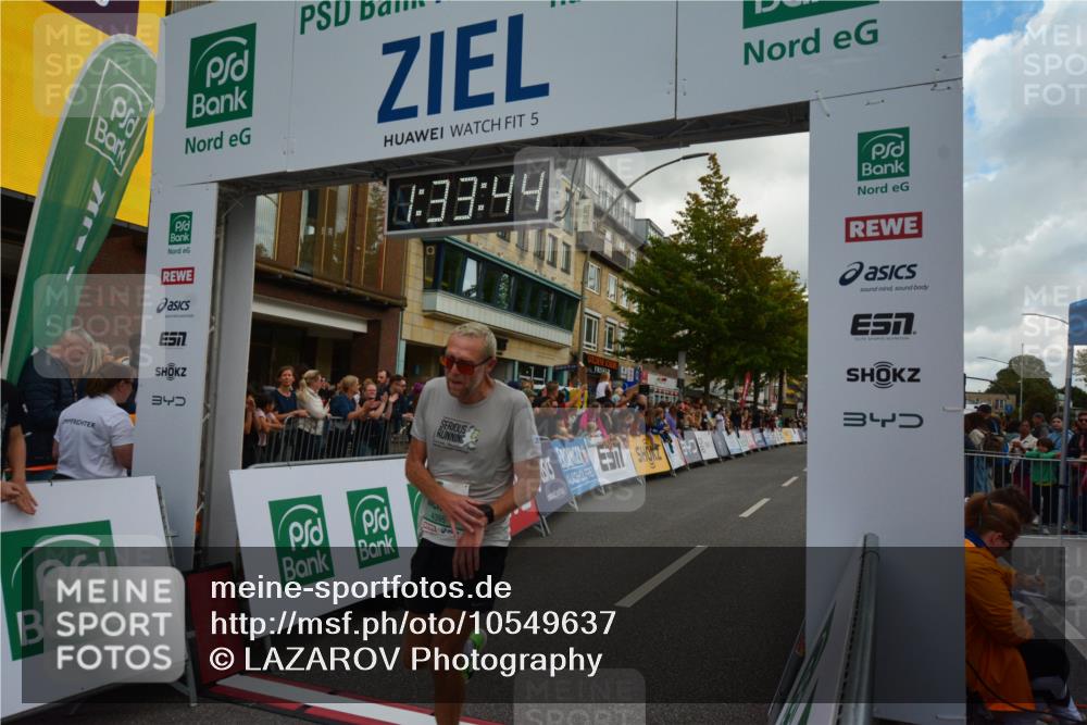 20.09.2026 - PSD Bank Halbmarathon LAZAROV Photography http://msf.ph/oto/10549637 20.09.2026 11:33:43 Ziel 2201, 2482, 2529, 4395 meine-sportfotos.de