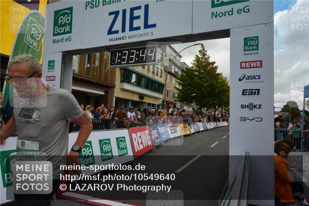 20.09.2026 - PSD Bank Halbmarathon LAZAROV Photography http://msf.ph/oto/10549640 20.09.2026 11:33:44 Ziel 2201, 2482, 2529, 4395 meine-sportfotos.de