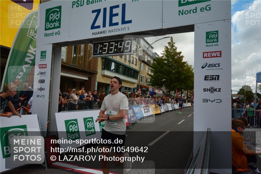 20.09.2026 - PSD Bank Halbmarathon LAZAROV Photography http://msf.ph/oto/10549642 20.09.2026 11:33:49 Ziel 2201, 2482, 4395 meine-sportfotos.de