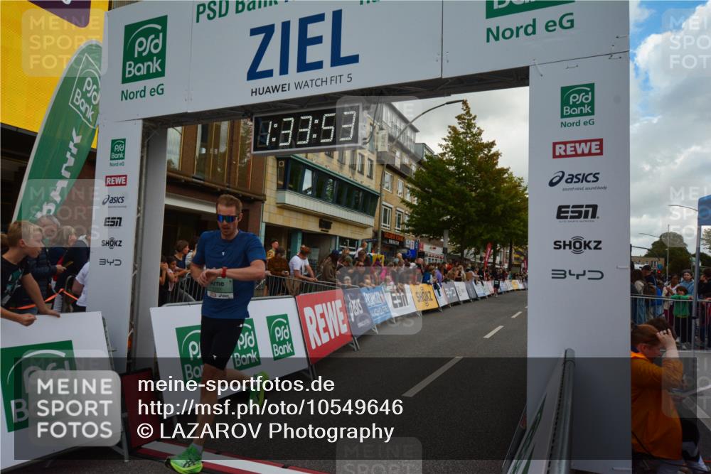 20.09.2026 - PSD Bank Halbmarathon LAZAROV Photography http://msf.ph/oto/10549646 20.09.2026 11:33:53 Ziel 2201, 2265, 2482 meine-sportfotos.de
