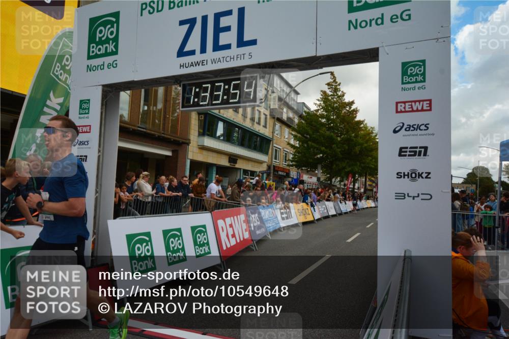 20.09.2026 - PSD Bank Halbmarathon LAZAROV Photography http://msf.ph/oto/10549648 20.09.2026 11:33:53 Ziel 2201, 2265, 2482 meine-sportfotos.de