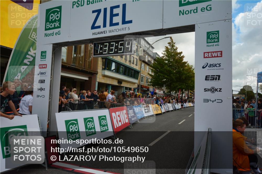 20.09.2026 - PSD Bank Halbmarathon LAZAROV Photography http://msf.ph/oto/10549650 20.09.2026 11:33:54 Ziel 2201, 2265, 2482 meine-sportfotos.de