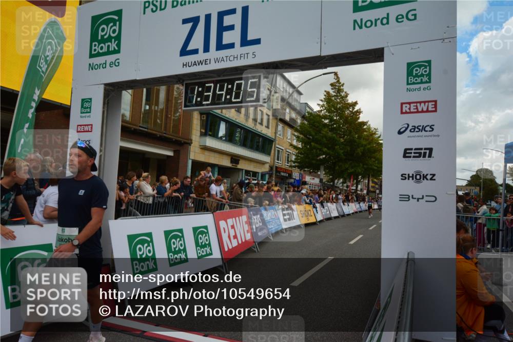20.09.2026 - PSD Bank Halbmarathon LAZAROV Photography http://msf.ph/oto/10549654 20.09.2026 11:34:04 Ziel 1384, 1995, 2265, 3551, 4276, 4690 meine-sportfotos.de