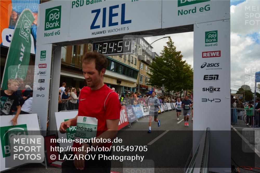 20.09.2026 - PSD Bank Halbmarathon LAZAROV Photography http://msf.ph/oto/10549705 20.09.2026 11:34:54 Ziel 1195, 1535, 1632, 1930, 2159, 2308, 2352, 2910, 3267, 4297 meine-sportfotos.de