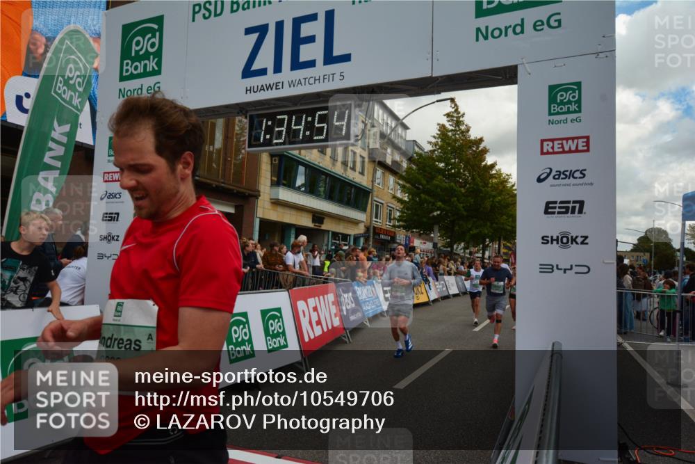 20.09.2026 - PSD Bank Halbmarathon LAZAROV Photography http://msf.ph/oto/10549706 20.09.2026 11:34:54 Ziel 1195, 1535, 1632, 1930, 2159, 2308, 2352, 2910, 3267, 4297 meine-sportfotos.de