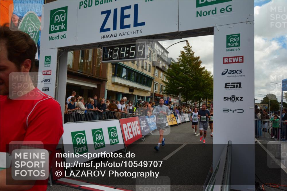 20.09.2026 - PSD Bank Halbmarathon LAZAROV Photography http://msf.ph/oto/10549707 20.09.2026 11:34:54 Ziel 1195, 1535, 1632, 1930, 2159, 2308, 2352, 2910, 3267, 4297 meine-sportfotos.de