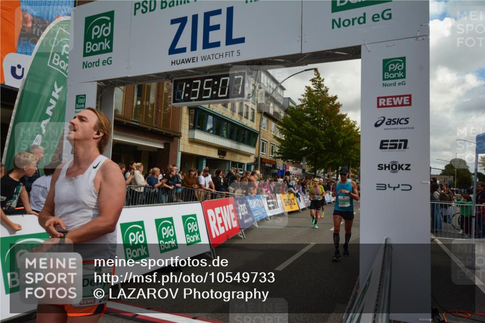 20.09.2026 - PSD Bank Halbmarathon LAZAROV Photography http://msf.ph/oto/10549733 20.09.2026 11:35:07 Ziel 1050, 1195, 1327, 1377, 1673, 1708, 1930, 2352, 3001, 3067 meine-sportfotos.de