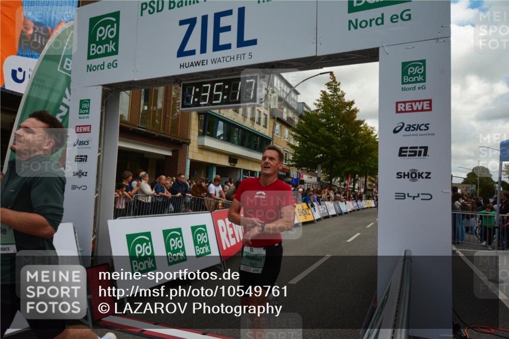 20.09.2026 - PSD Bank Halbmarathon LAZAROV Photography http://msf.ph/oto/10549761 20.09.2026 11:35:16 Ziel 1050, 1355, 1673, 1708, 3001, 3067 meine-sportfotos.de