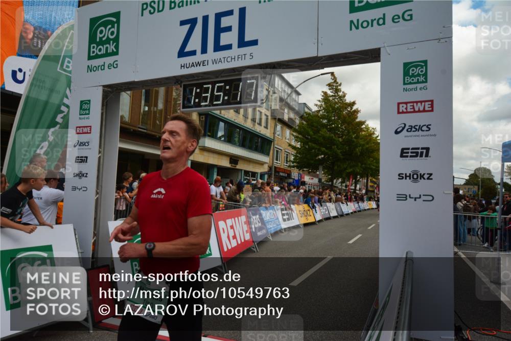 20.09.2026 - PSD Bank Halbmarathon LAZAROV Photography http://msf.ph/oto/10549763 20.09.2026 11:35:17 Ziel 1050, 1355, 1708, 3001, 3067, 3878, 4131 meine-sportfotos.de