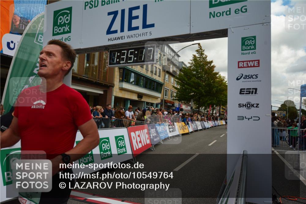 20.09.2026 - PSD Bank Halbmarathon LAZAROV Photography http://msf.ph/oto/10549764 20.09.2026 11:35:17 Ziel 1050, 1355, 1708, 3001, 3067, 3878, 4131 meine-sportfotos.de