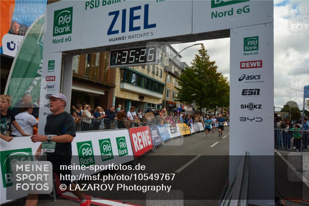 20.09.2026 - PSD Bank Halbmarathon LAZAROV Photography http://msf.ph/oto/10549767 20.09.2026 11:35:26 Ziel 1355, 1520, 2525, 3878, 4131 meine-sportfotos.de