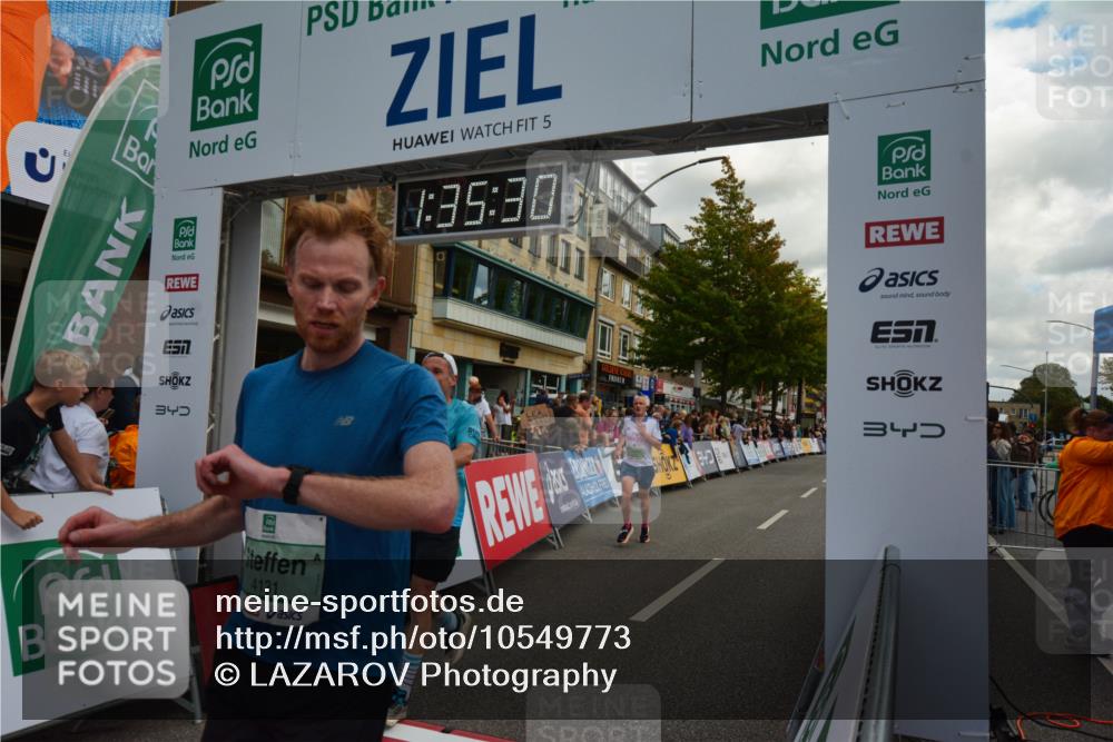20.09.2026 - PSD Bank Halbmarathon LAZAROV Photography http://msf.ph/oto/10549773 20.09.2026 11:35:29 Ziel 1355, 1520, 2525, 3878, 4131 meine-sportfotos.de