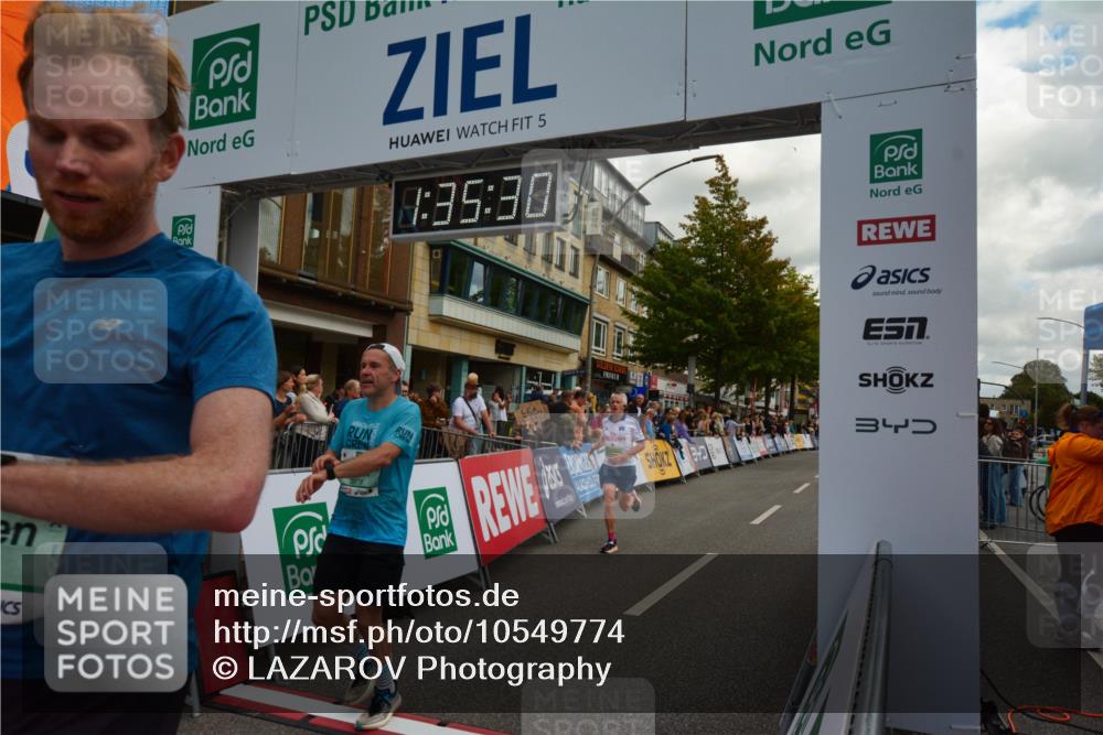 20.09.2026 - PSD Bank Halbmarathon LAZAROV Photography http://msf.ph/oto/10549774 20.09.2026 11:35:29 Ziel 1355, 1520, 2525, 3878, 4131 meine-sportfotos.de