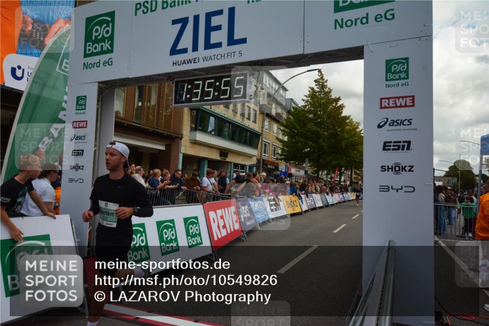 20.09.2026 - PSD Bank Halbmarathon LAZAROV Photography http://msf.ph/oto/10549826 20.09.2026 11:35:55 Ziel 1105, 1429, 1693, 1739, 1838, 2056, 2244, 2349, 2379, 2848, 3518, 4705 meine-sportfotos.de