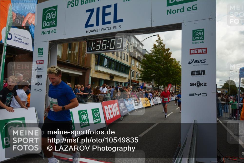 20.09.2026 - PSD Bank Halbmarathon LAZAROV Photography http://msf.ph/oto/10549835 20.09.2026 11:36:03 Ziel 1105, 1739, 1781, 2056, 2349, 2848, 3176, 4500 meine-sportfotos.de