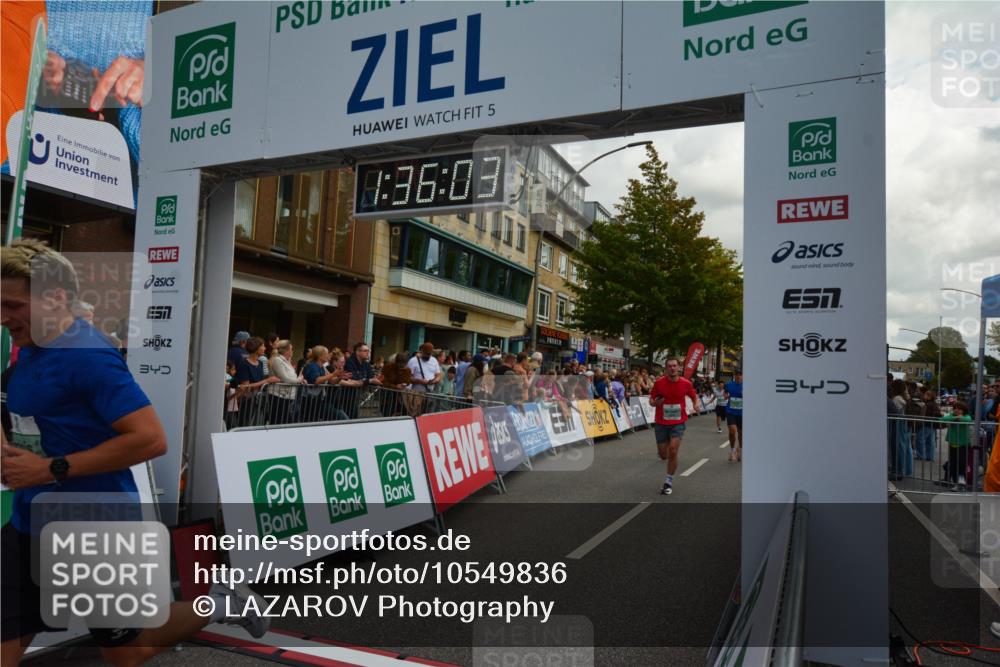 20.09.2026 - PSD Bank Halbmarathon LAZAROV Photography http://msf.ph/oto/10549836 20.09.2026 11:36:03 Ziel 1105, 1739, 1781, 2056, 2349, 2848, 3176, 4500 meine-sportfotos.de