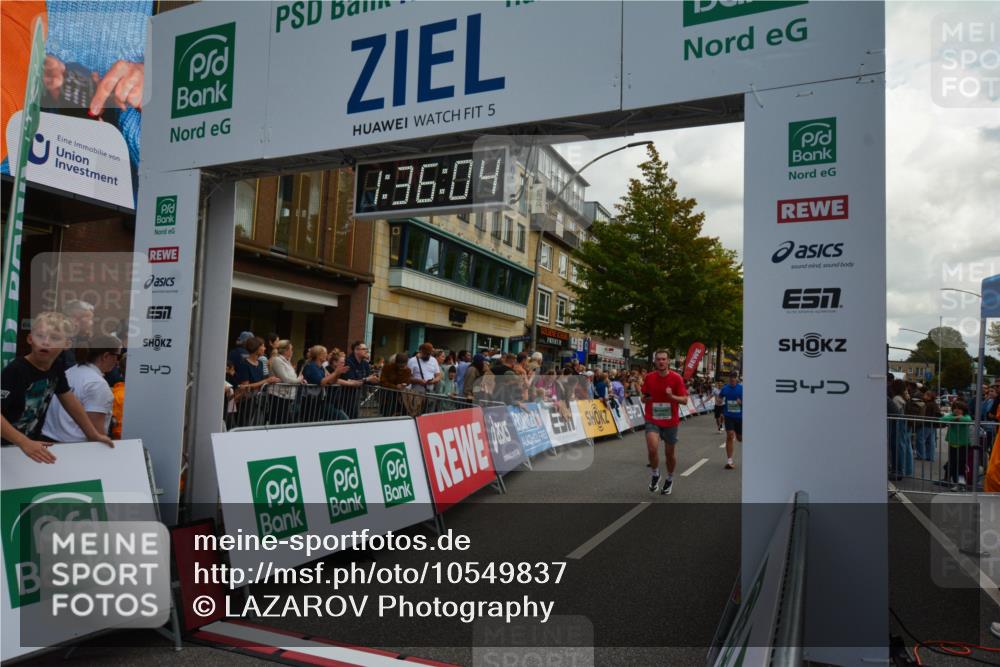 20.09.2026 - PSD Bank Halbmarathon LAZAROV Photography http://msf.ph/oto/10549837 20.09.2026 11:36:03 Ziel 1105, 1739, 1781, 2056, 2349, 2848, 3176, 4500 meine-sportfotos.de