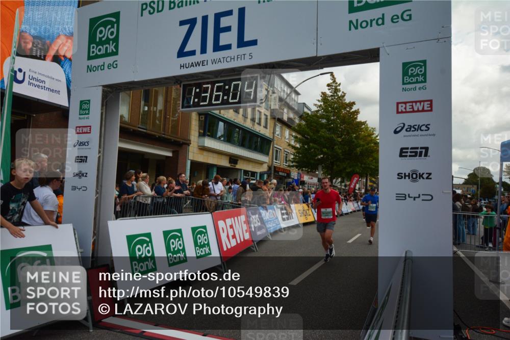 20.09.2026 - PSD Bank Halbmarathon LAZAROV Photography http://msf.ph/oto/10549839 20.09.2026 11:36:03 Ziel 1105, 1739, 1781, 2056, 2349, 2848, 3176, 4500 meine-sportfotos.de